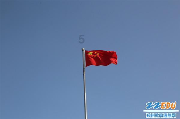 深入探索踢脚线入墙式的好还是外凸的好?哪个要比较美观呢?-红迪网平台
